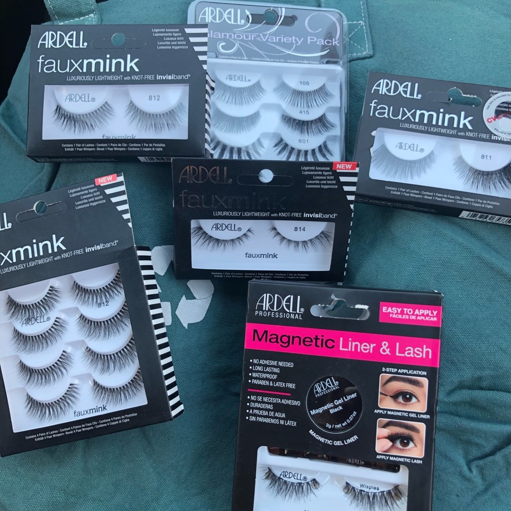 Bundle of eyelashes